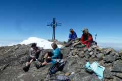 Gipfelglück von Heidi, Barbara, Martha und Beat.