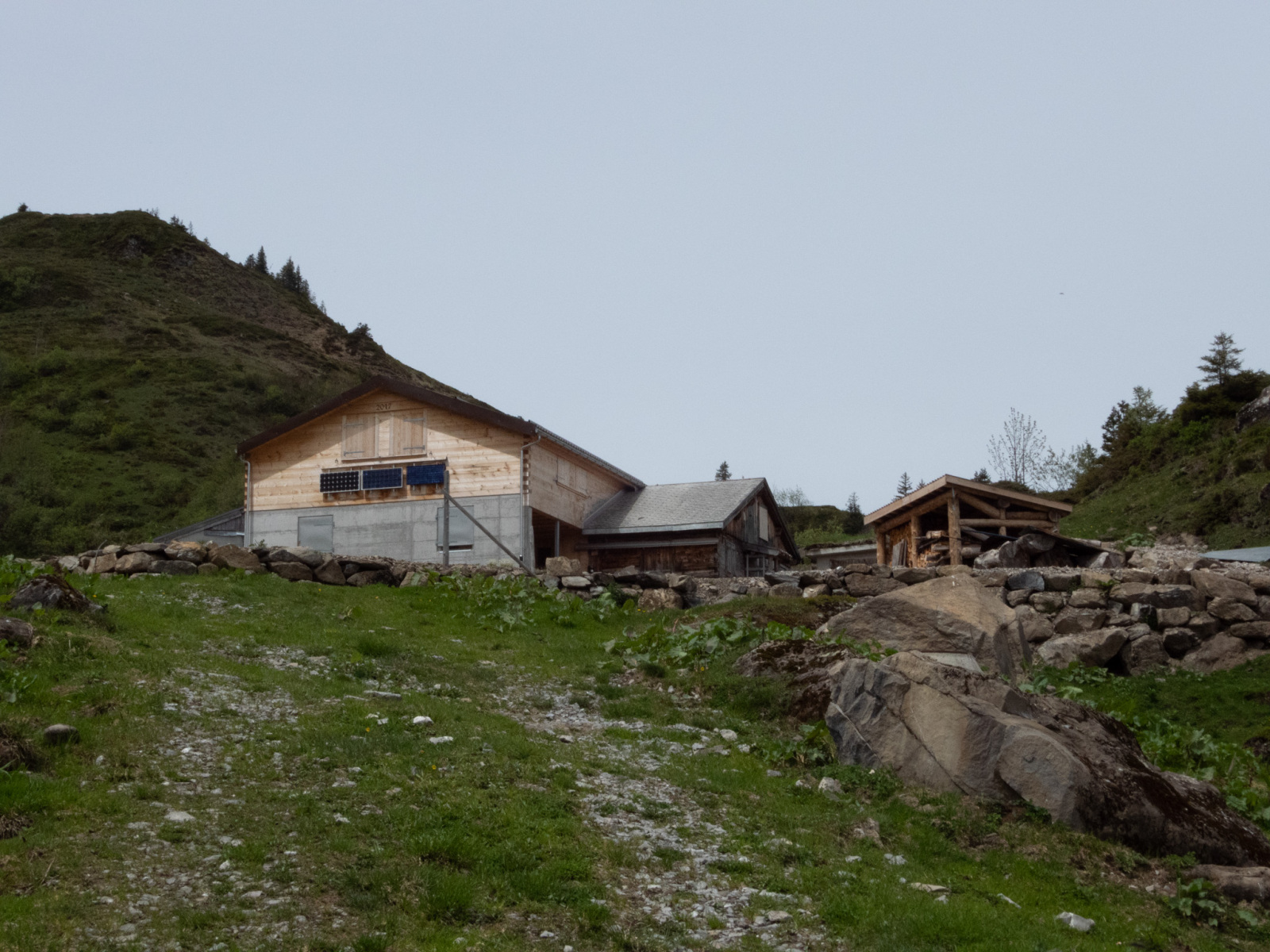 Alp Hinderst Hütten, Muuotathal